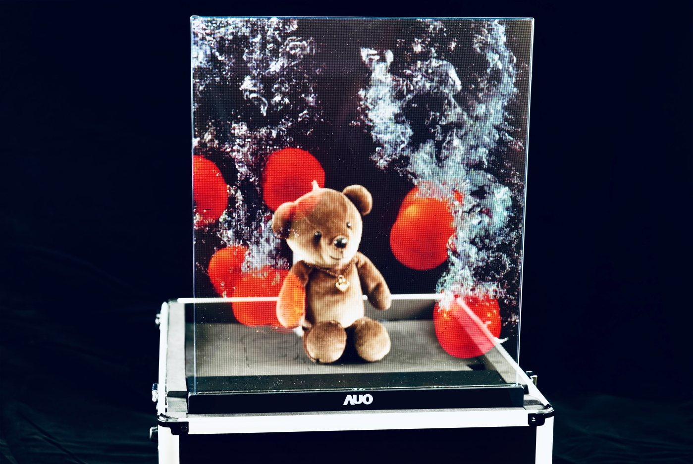 ���_(d��)�I(l��ng)���аl(f��)Micro LED͸���@ʾ�����߂�ߴ�͸�����@��������������ƴ��֮���ԣ��ɑ�(y��ng)����ǻ��Ƅ����ǻ��������̘I(y��)չʾ�ȶ�Ԫ����