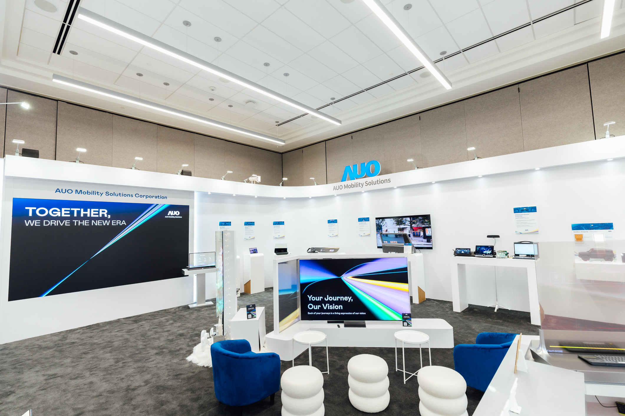 LEYU�پW(w��ng)�ǻ��Є���AI�cܛ�����x��܇�����M(j��n)�£����¶��x�@ʾ�˙C(j��)���ӣ������c�a(ch��n)�I(y��)�͑���������(chu��ng)������߲�������ܔU(ku��)չ���Ե�δ����œ�w�(y��n)��