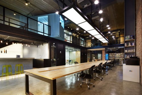 合肥傳媒公司辦公室裝修設(shè)計(jì)在工廠風(fēng)基礎(chǔ)上增添潮流感